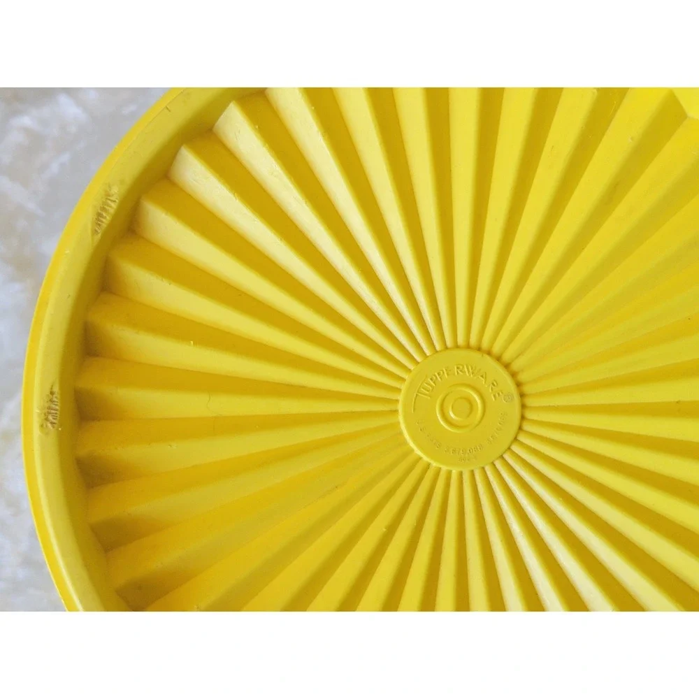 4 Vtg Tupperware Daffodil Sun Yellow Canister Set Sunburst Lids 805 807 809 811